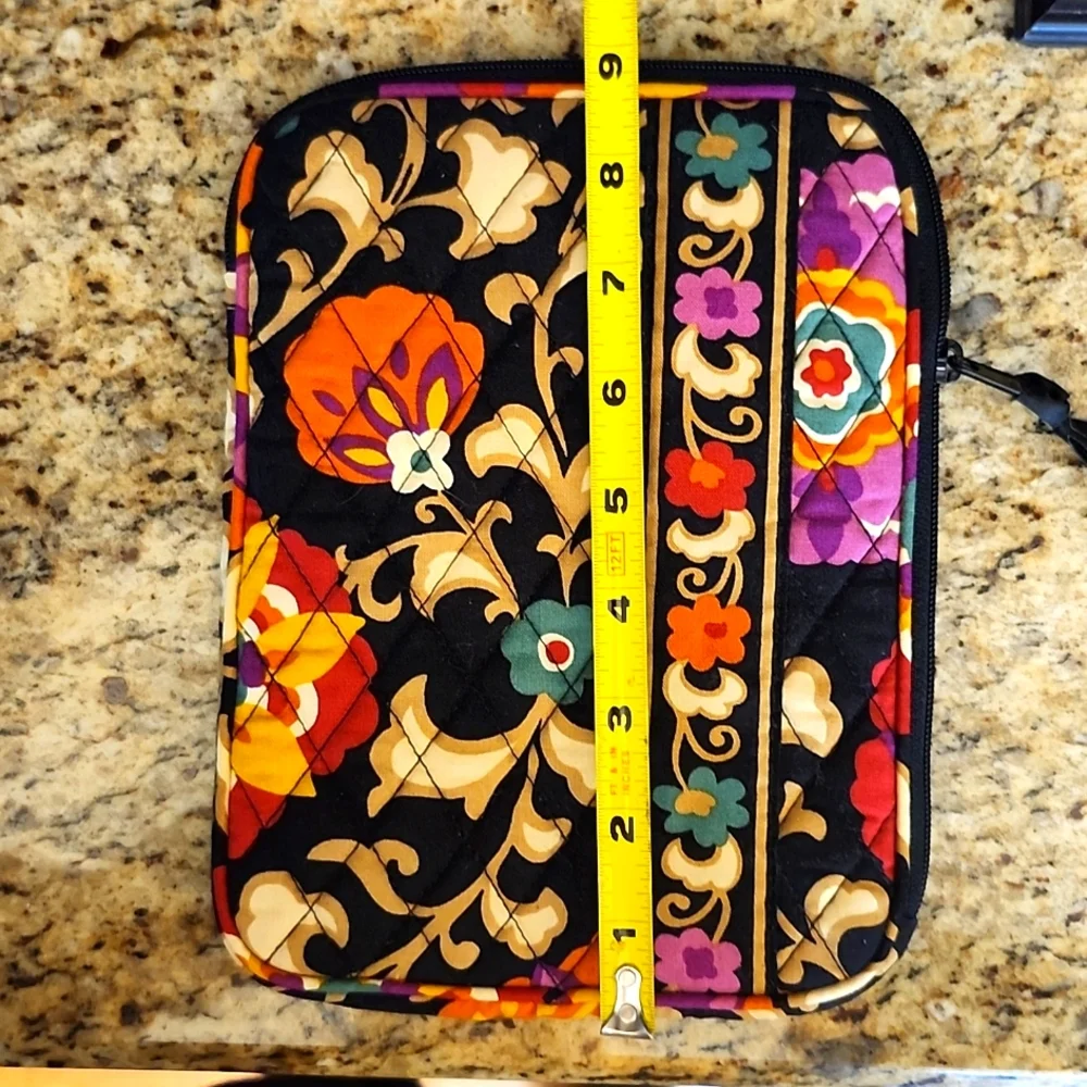 EUC Vera Bradley Suzani Black & Tan Floral Paisley iPad/Tablet/Kindle Case